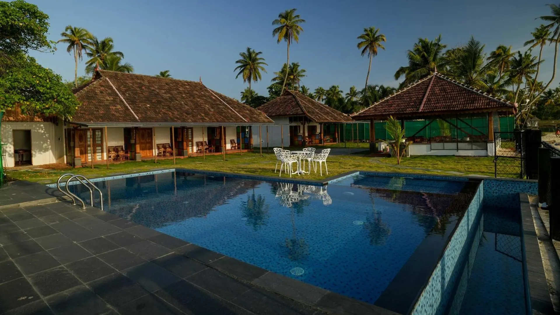 Ragas - Marari Beach Villa Alappuzha